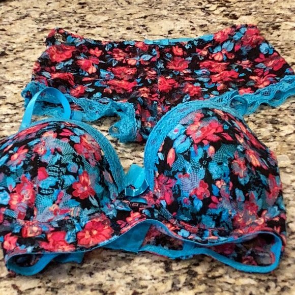 Black fuchsia set 34c and under wear sz small ❤️ - Picture 1 of 6